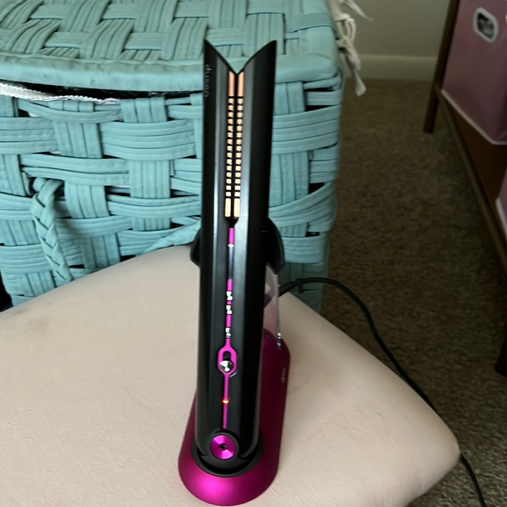 Dyson straightener